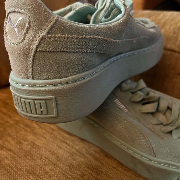 Puma Basket platform women’s sneakers size 7 great condition